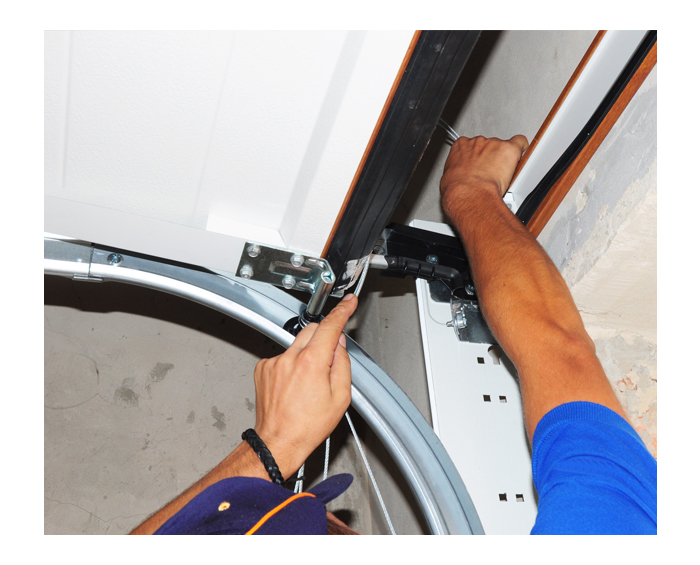 garage-door-roller-repairing